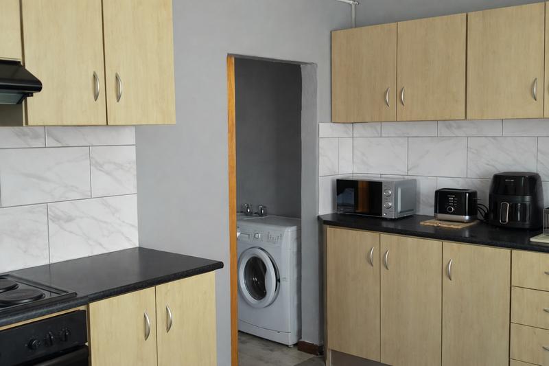 To Let 2 Bedroom Property for Rent in Oakdene Western Cape